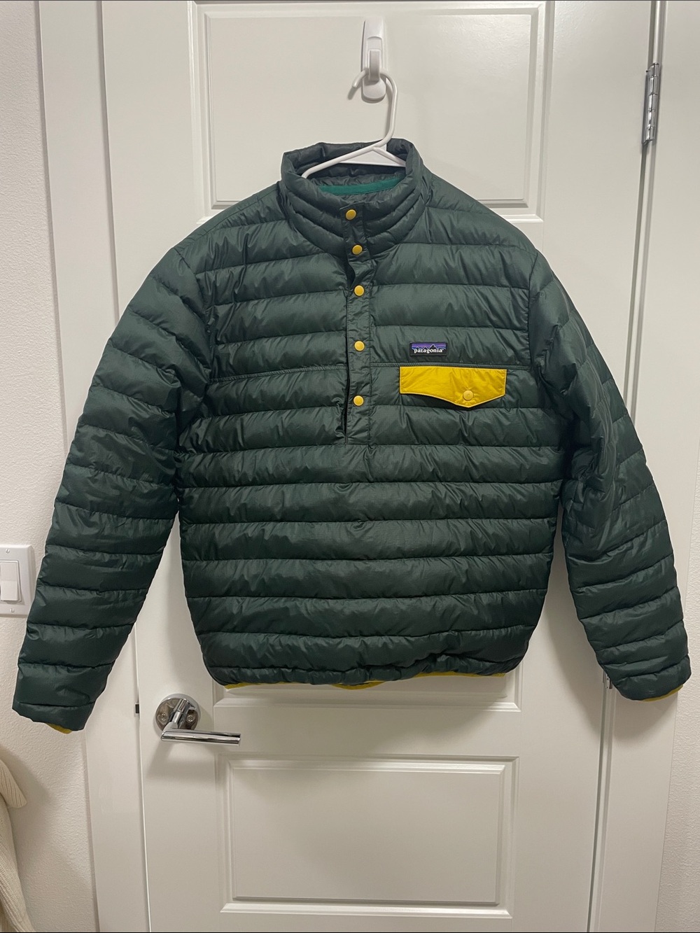Patagonia Men's Forest Green Puffer Pullover with Yellow Chest Pocket